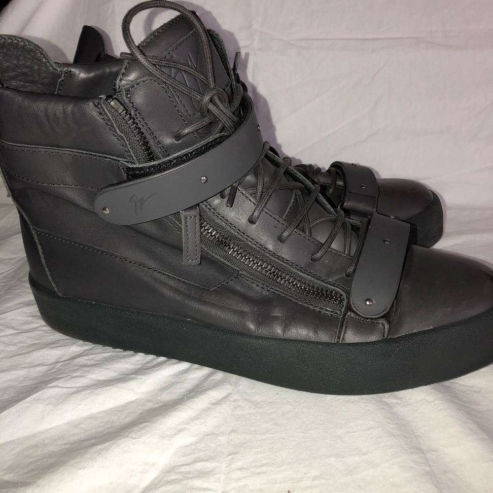Men’s Giuseppe Sneakers, size 11.5